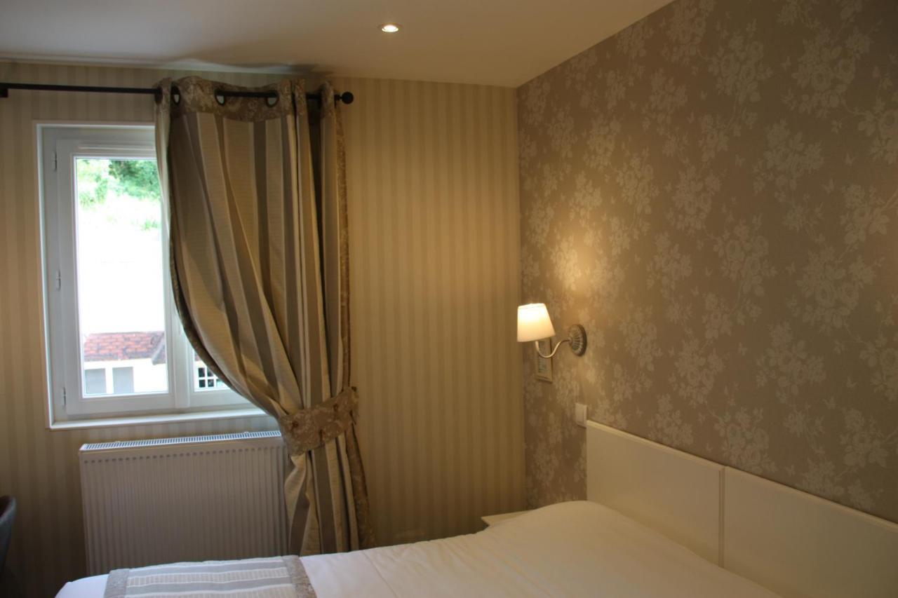 Hotel L'auberge Du Port Des Roches 3*
