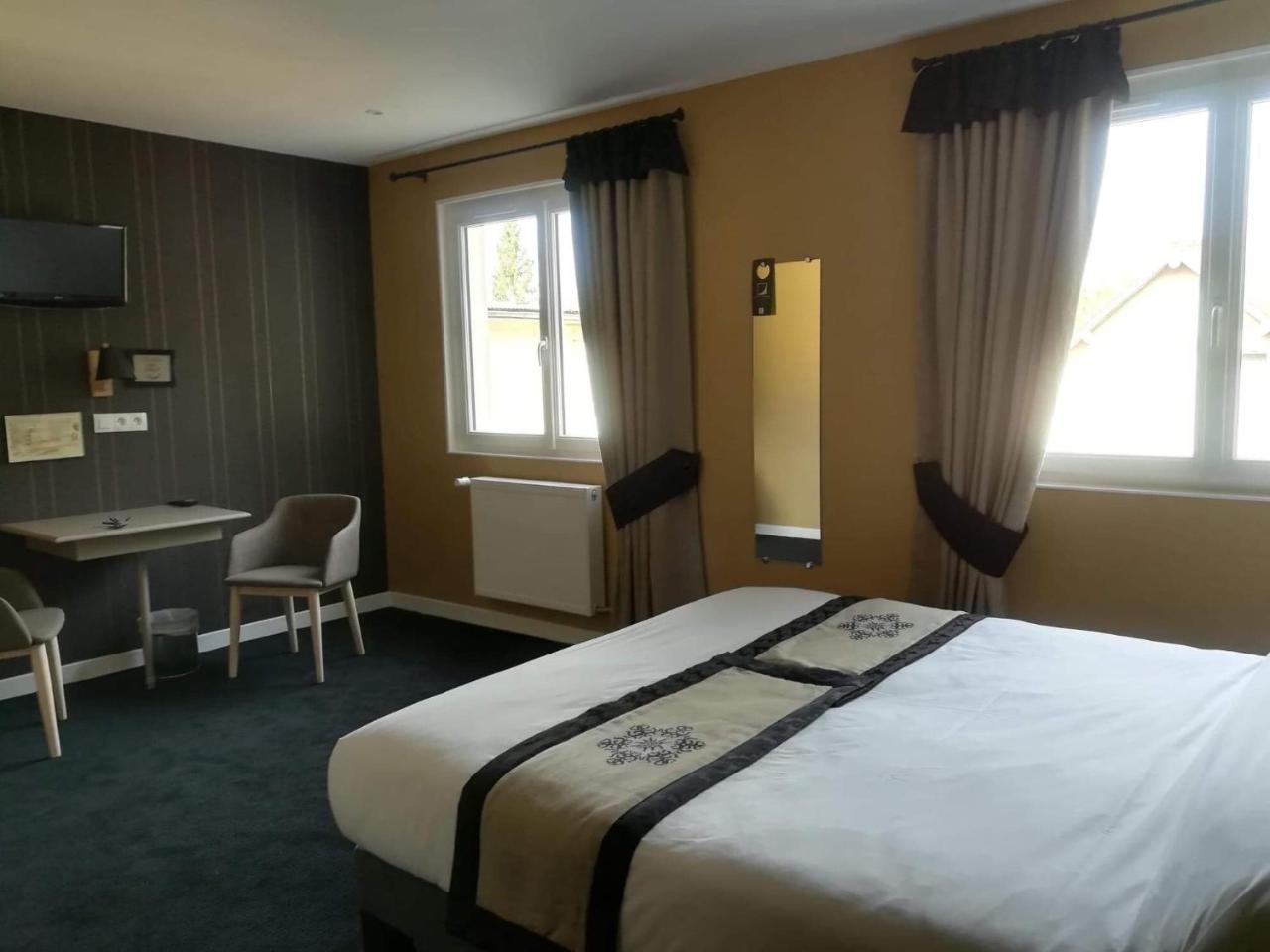 L'auberge Du Port Des Roches 3* Luche-Pringe