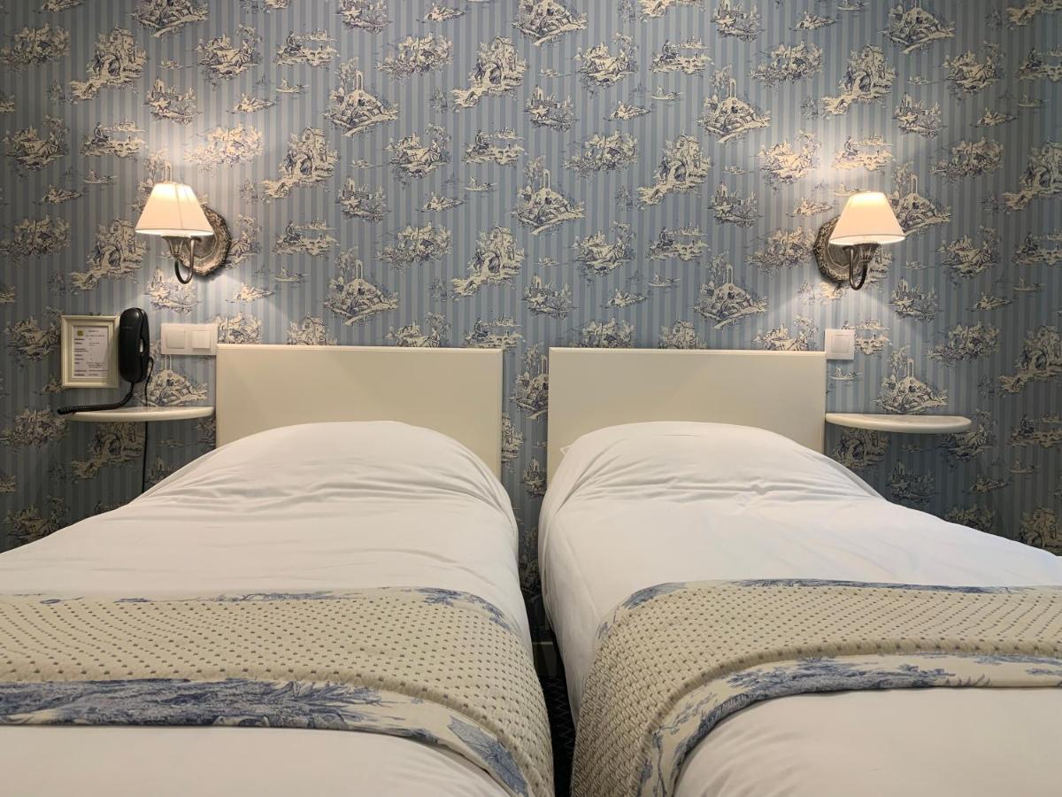 L'auberge Du Port Des Roches Hotel 3*