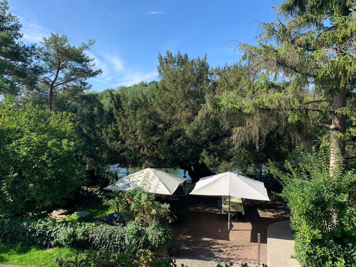 L'auberge Du Port Des Roches Hotel
